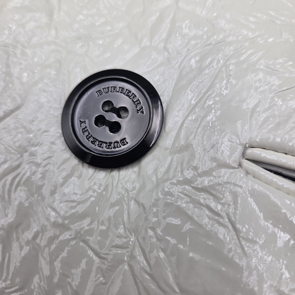 Burberry Women's Cream Double-Breasted Jacket - Picture 8 of 10